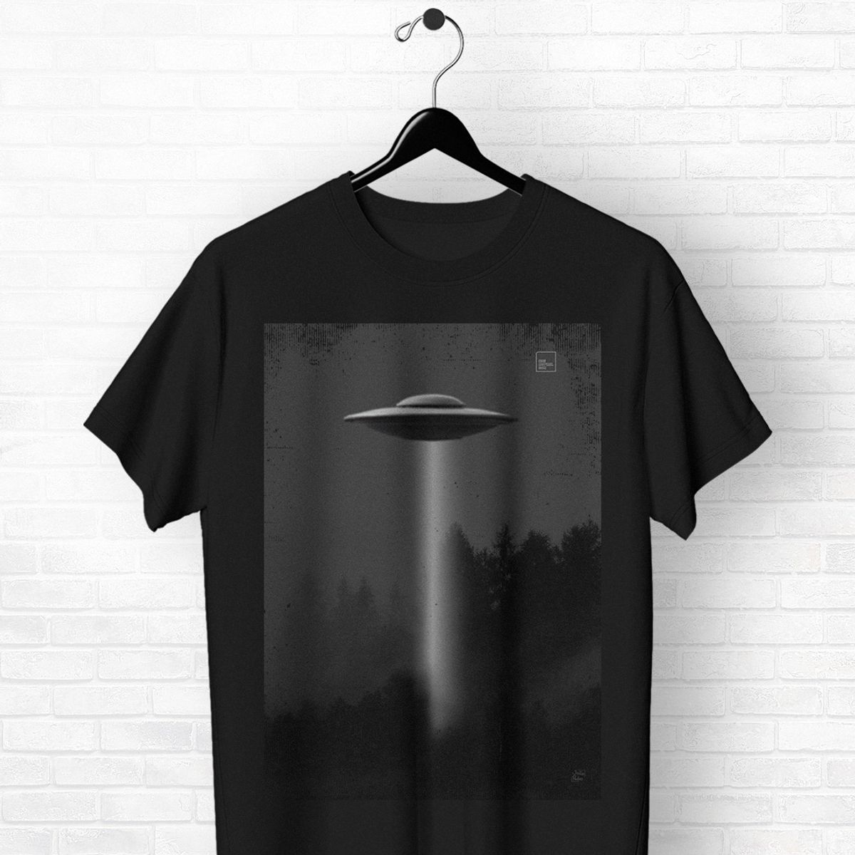 Nome do produto: Camiseta Confidential Abduction Ray
