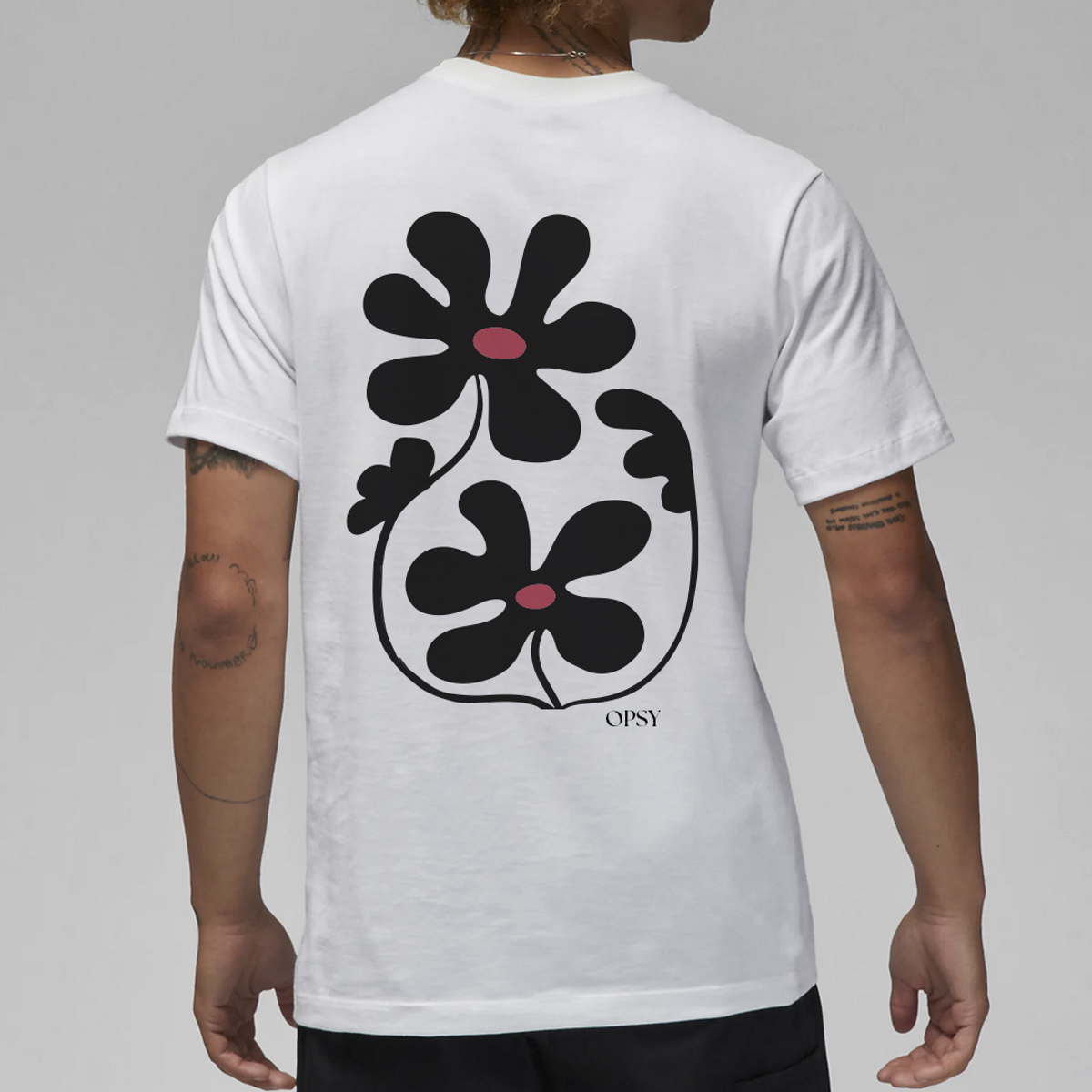 Nome do produto: T-Shirt Black Flowers