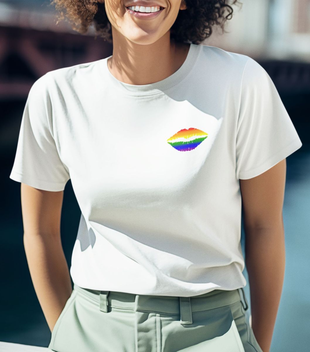 Nome do produto: T-Shirt Unissex | Beijo Arco-íris