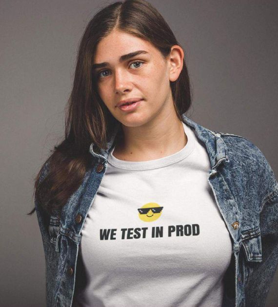 Camiseta Unissex | We Test In Prod