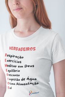 CAMISETA FEMININA VERDADEIROS REMÉDIOS CORES CLARAS