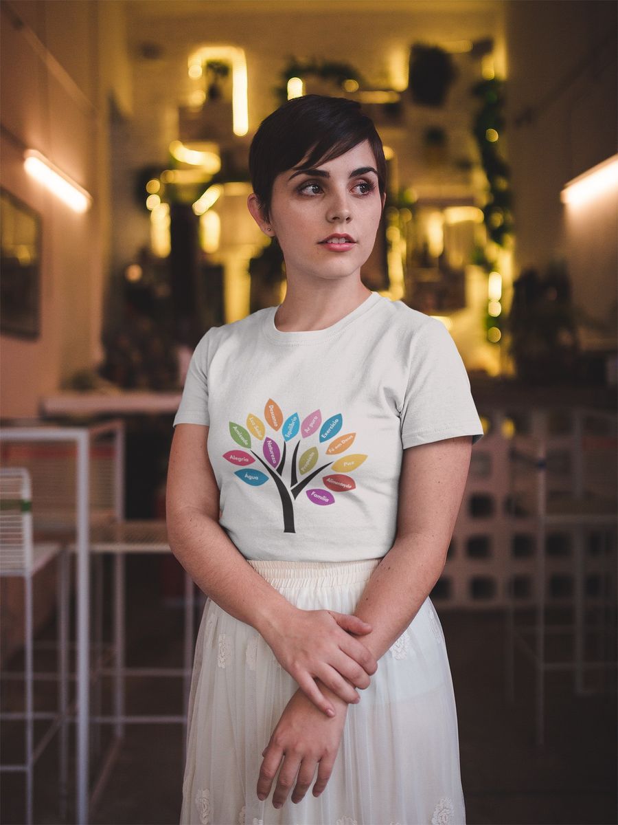 Nome do produto: CAMISETA FEMININA ÁRVORE DA VIDA