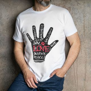 Camiseta Valores Essenciais - Faith, Joy, Strength, Humbleness, Inclusion, Hope, Justice, Peace