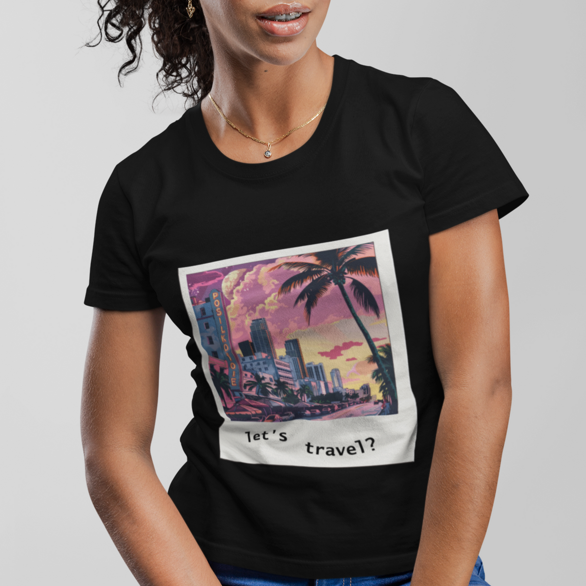 Nome do produto: Camiseta Feminina -  Let´s Travel