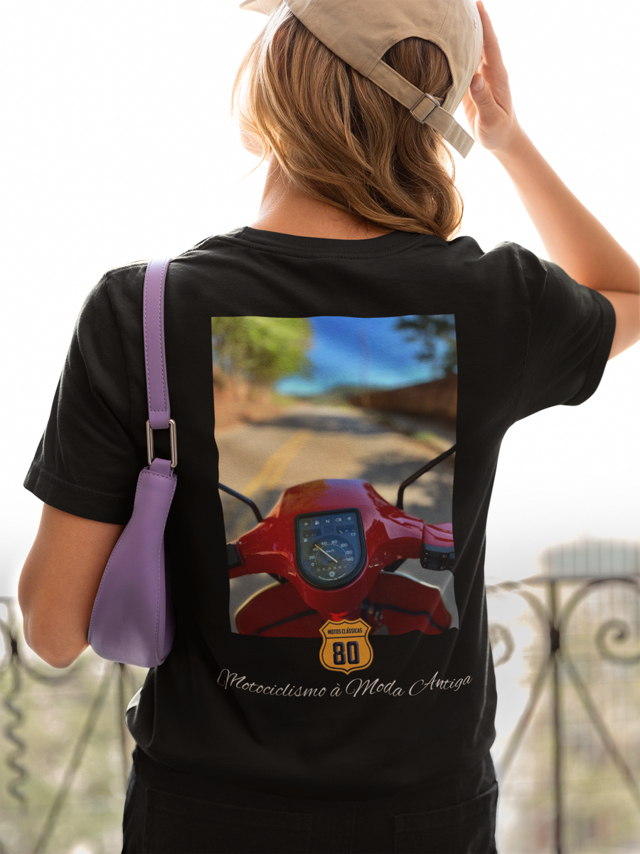 Nome do produto: Camiseta Feminina Vespa PX200E - Costas