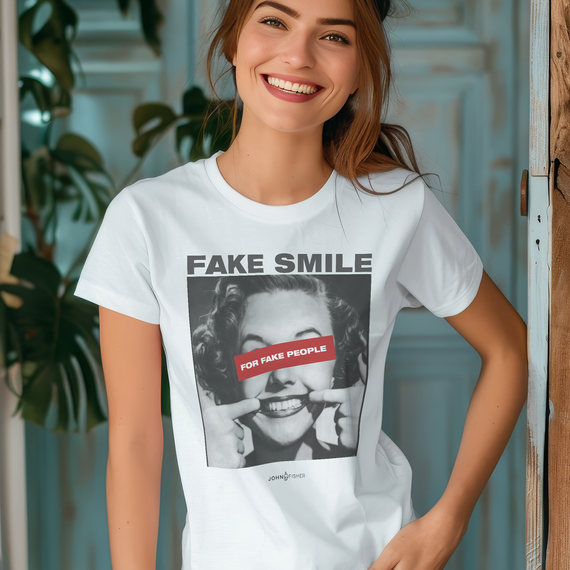 Camiseta Fake Smile