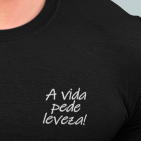 Camiseta - A vida pede leveza!