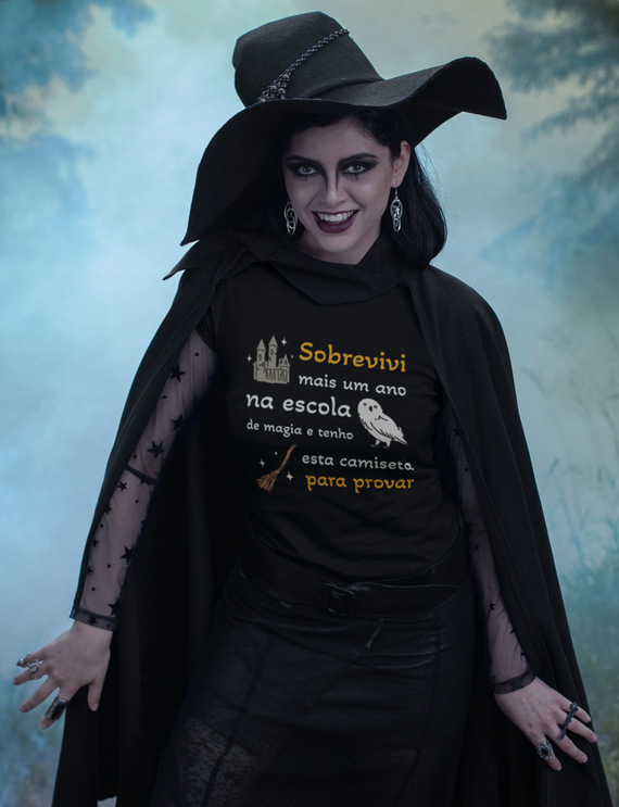 Camiseta Unissex - Sobrevivi à Escola de Magia