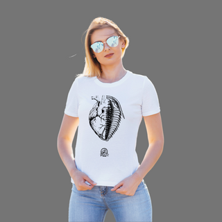 Nome do produtoCamiseta Feminina - Coração + Trilobita