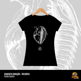 Camiseta Feminina - Coração + Trilobita