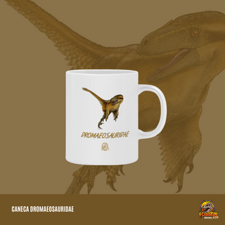 Caneca Dromaeosauridae em Cor | Ilustração por Leandro Sanches