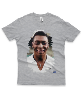 Nome do produtoCamiseta Lendas em Campo - Pelé