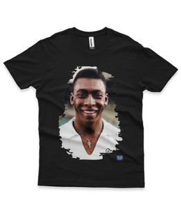 Nome do produtoCamiseta Lendas em Campo - Pelé