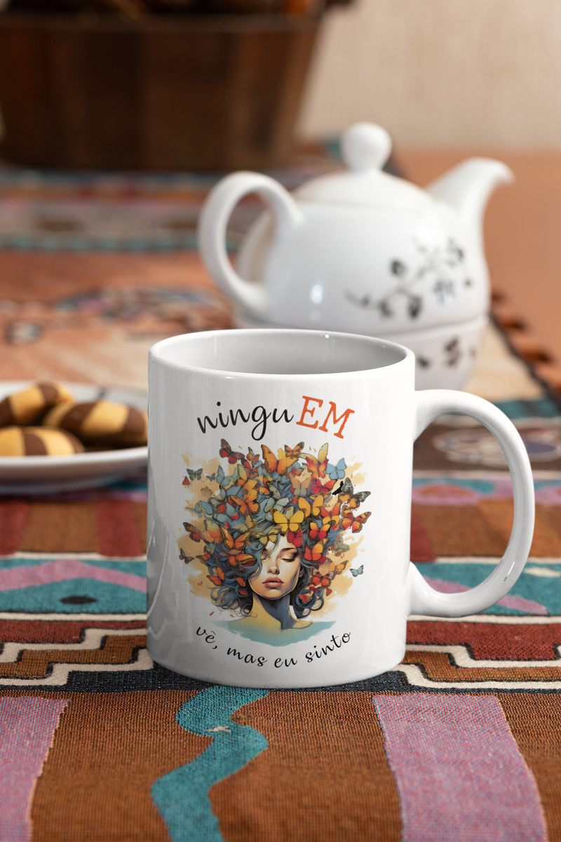 Nome do produto: Ninguém vê, mas eu sinto -- V2 Caneca Simples