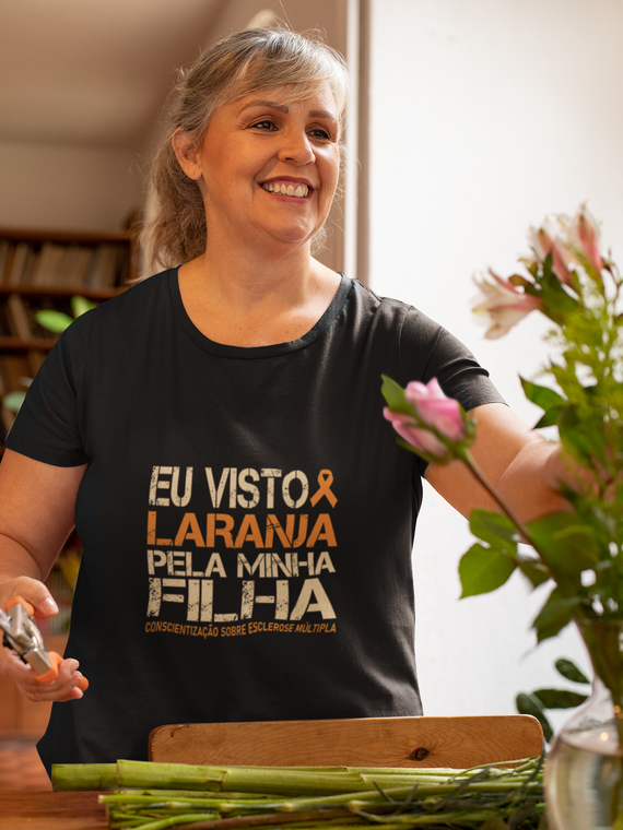 Eu visto laranja pela minha filha -- Premium Unissex Preta