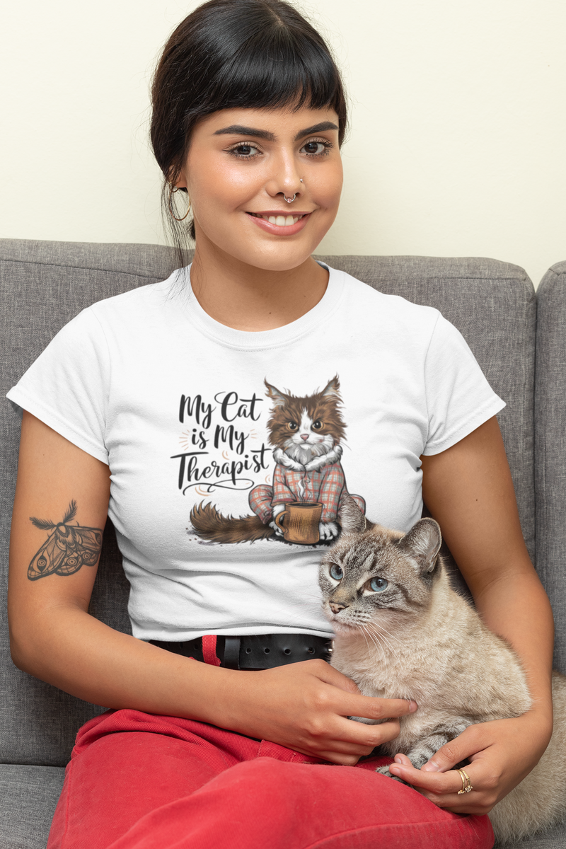 Nome do produto: CAMISETA BABY LONG PRIME, MY CAT IS MY THERAPIST