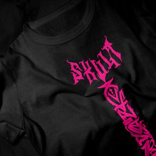 Nome do produtoT-shirt Unissex  -  Pink Lettering