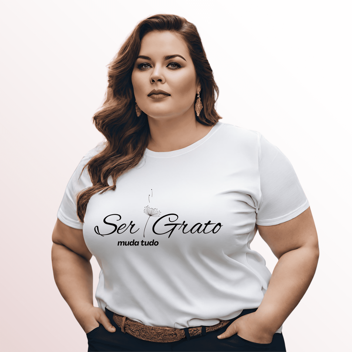 Nome do produto: Camiseta Feminina Plus Size Ser Grato Muda Tudo 