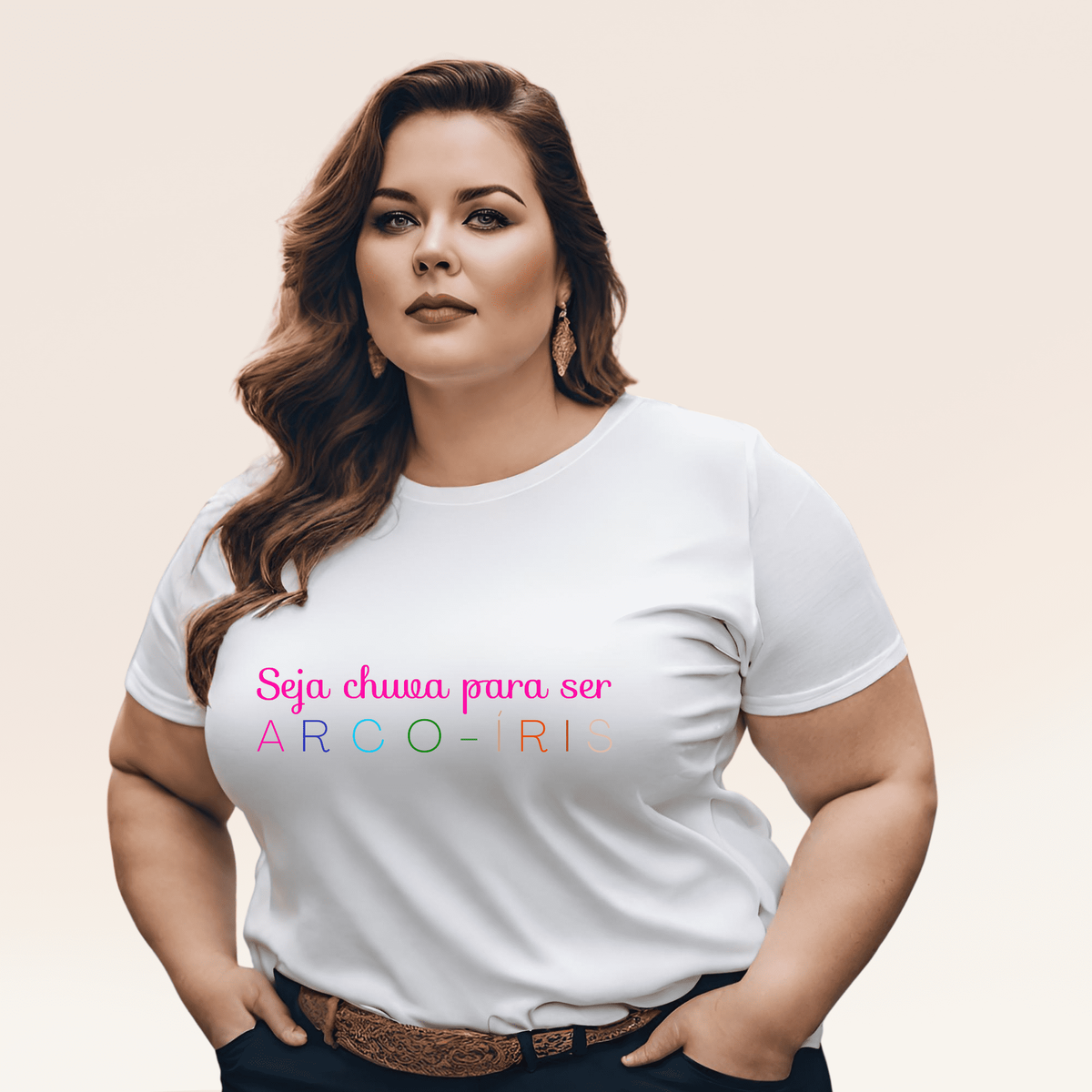 Nome do produto: Camiseta Feminina Plus Size Seja Chuva Para Ser Um Arco-íris