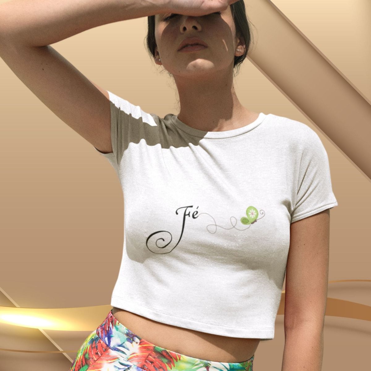 Nome do produto: Camiseta Feminina Cropped Fé