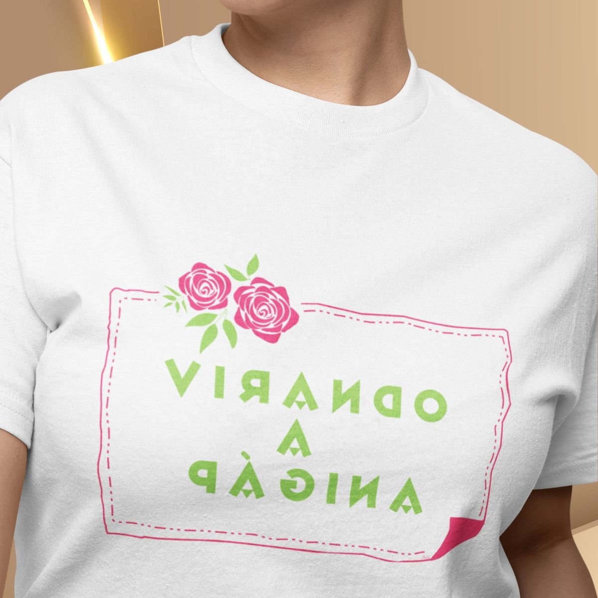 Nome do produto: Camiseta Feminina Baby Long Virando A Página