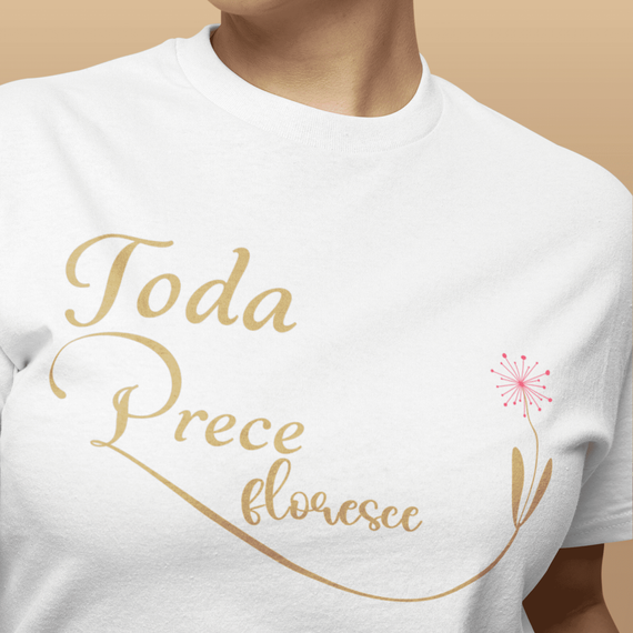 Camiseta Feminina Baby Long Toda Prece Floresce