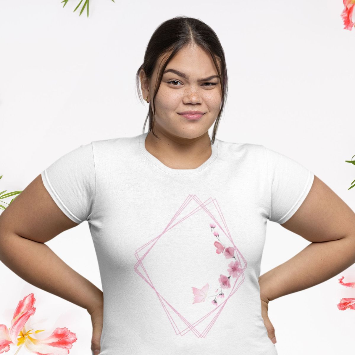 Nome do produto: Camiseta Feminina Plus Size Flores