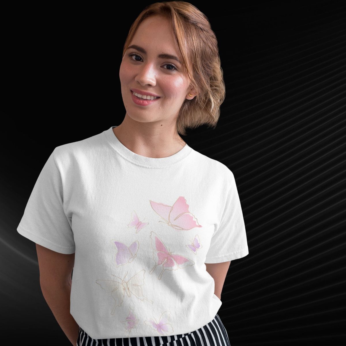Nome do produto: Camiseta Feminina T-shirt  Borboletas