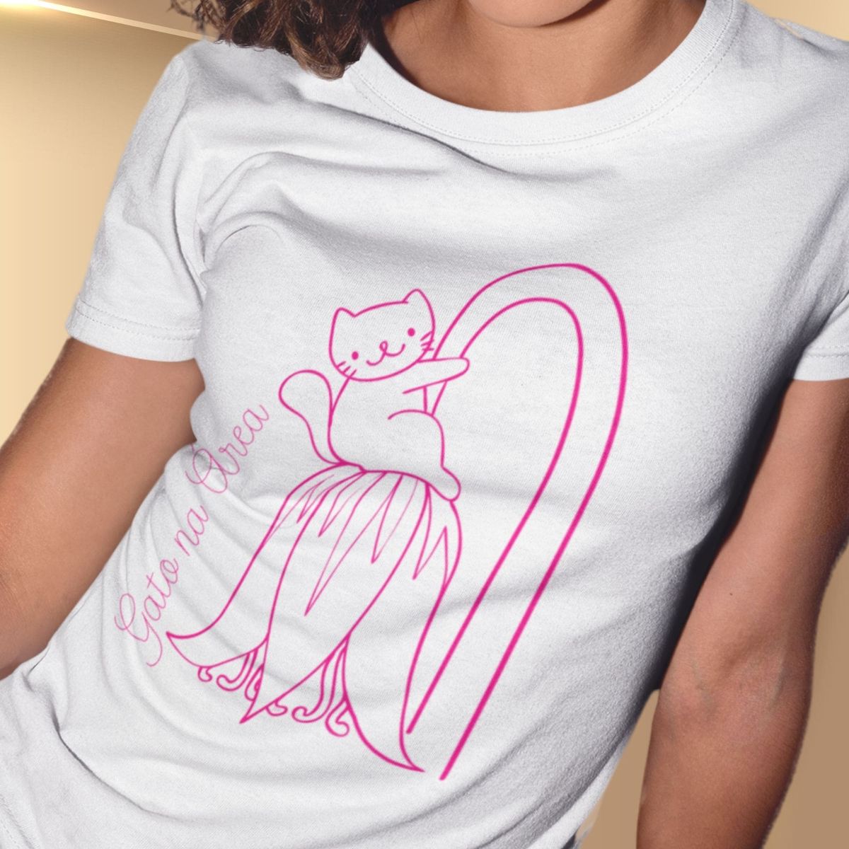 Nome do produto: Camiseta Feminina Baby Long Gato Na Área
