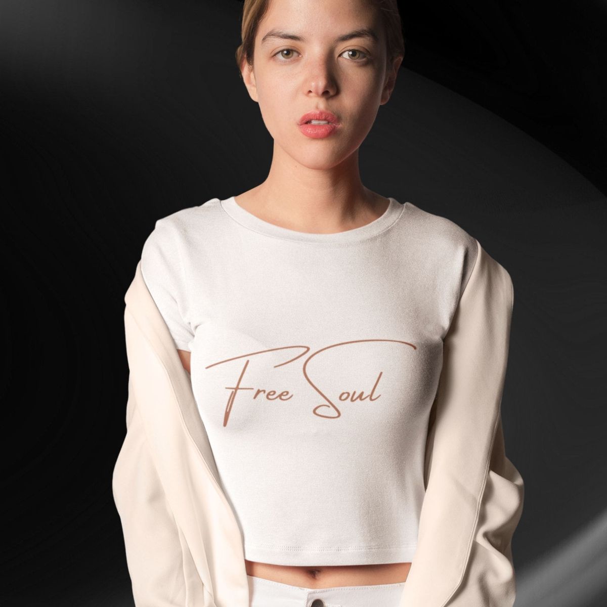 Nome do produto: Camiseta Feminina Cropped Alma Livre