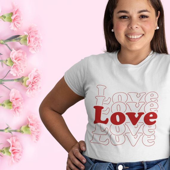 Camiseta Feminina Plus Size Loves