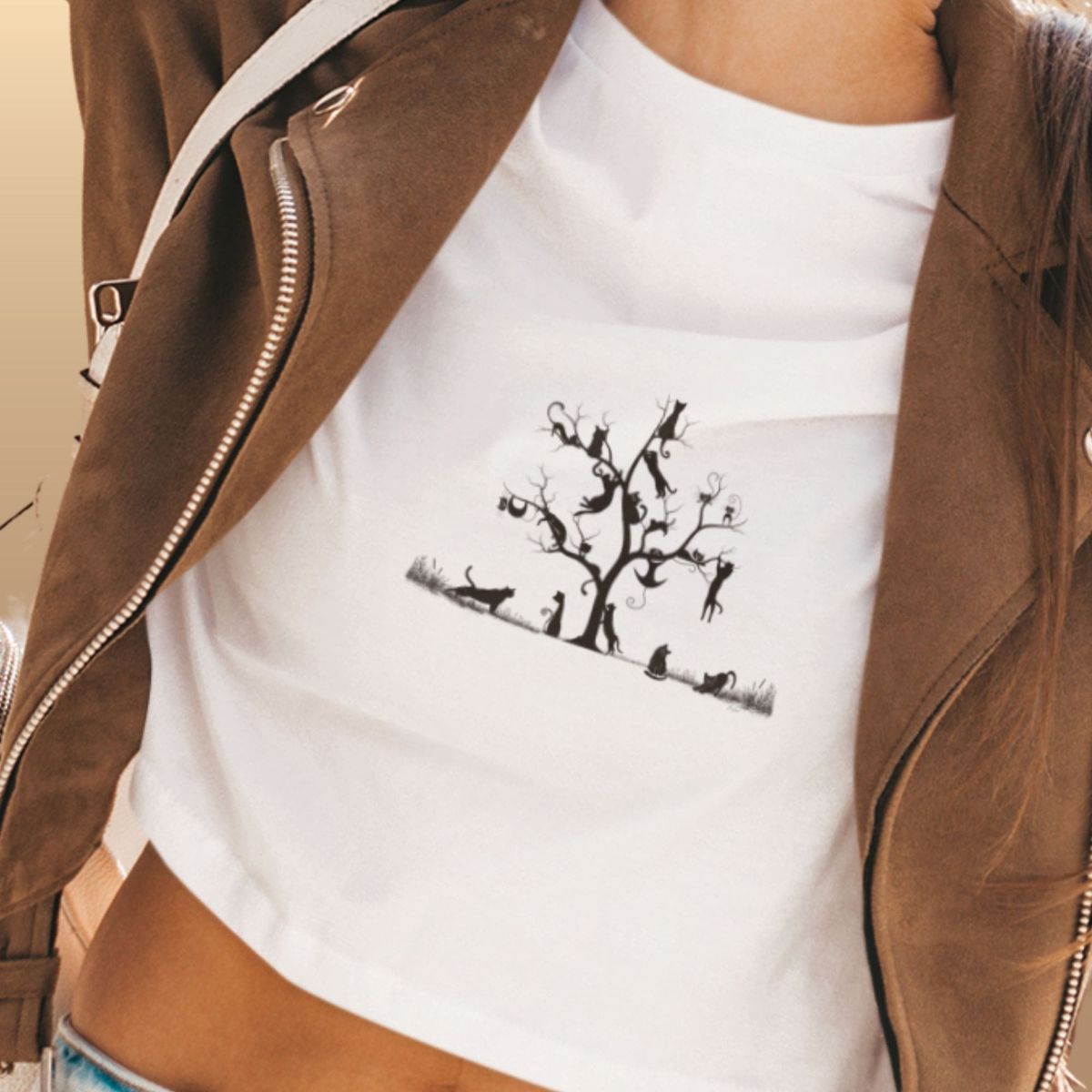 Nome do produto: Camiseta Feminina Cropped Árvore De Gatos