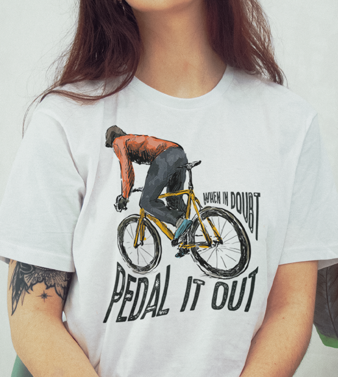 Nome do produto: Camiseta Babylook Bike - When in doubt pedal it out