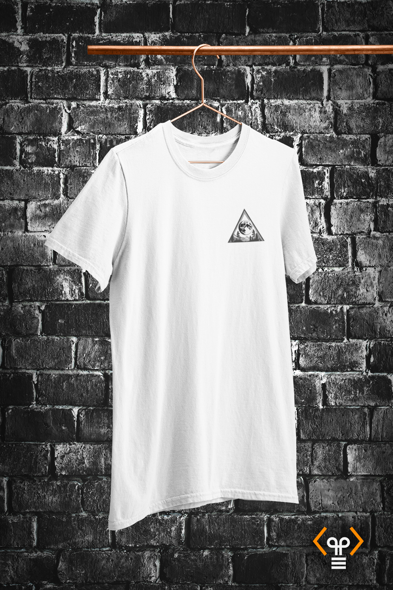 Nome do produto: Camiseta - O triangulo