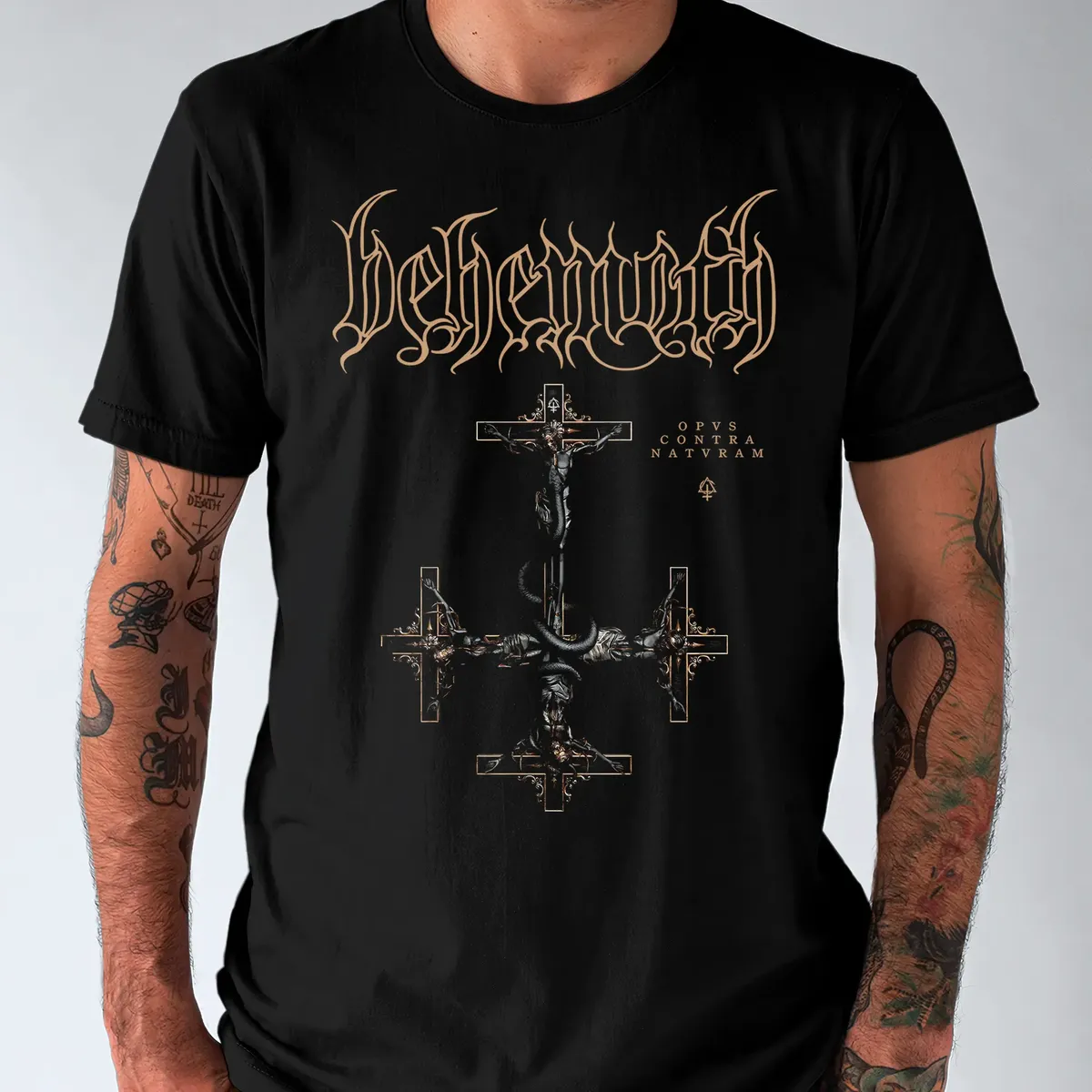 Nome do produto: Camiseta Behemoth Opvs Contra Natvram