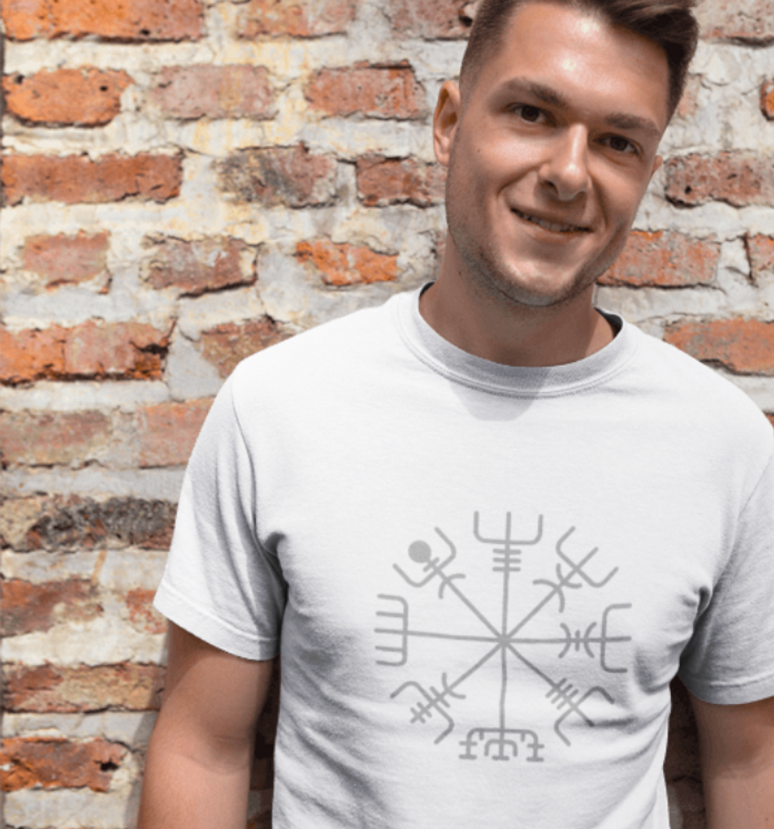 Nome do produto: Camiseta Vegvísir (símbolo nórdico)