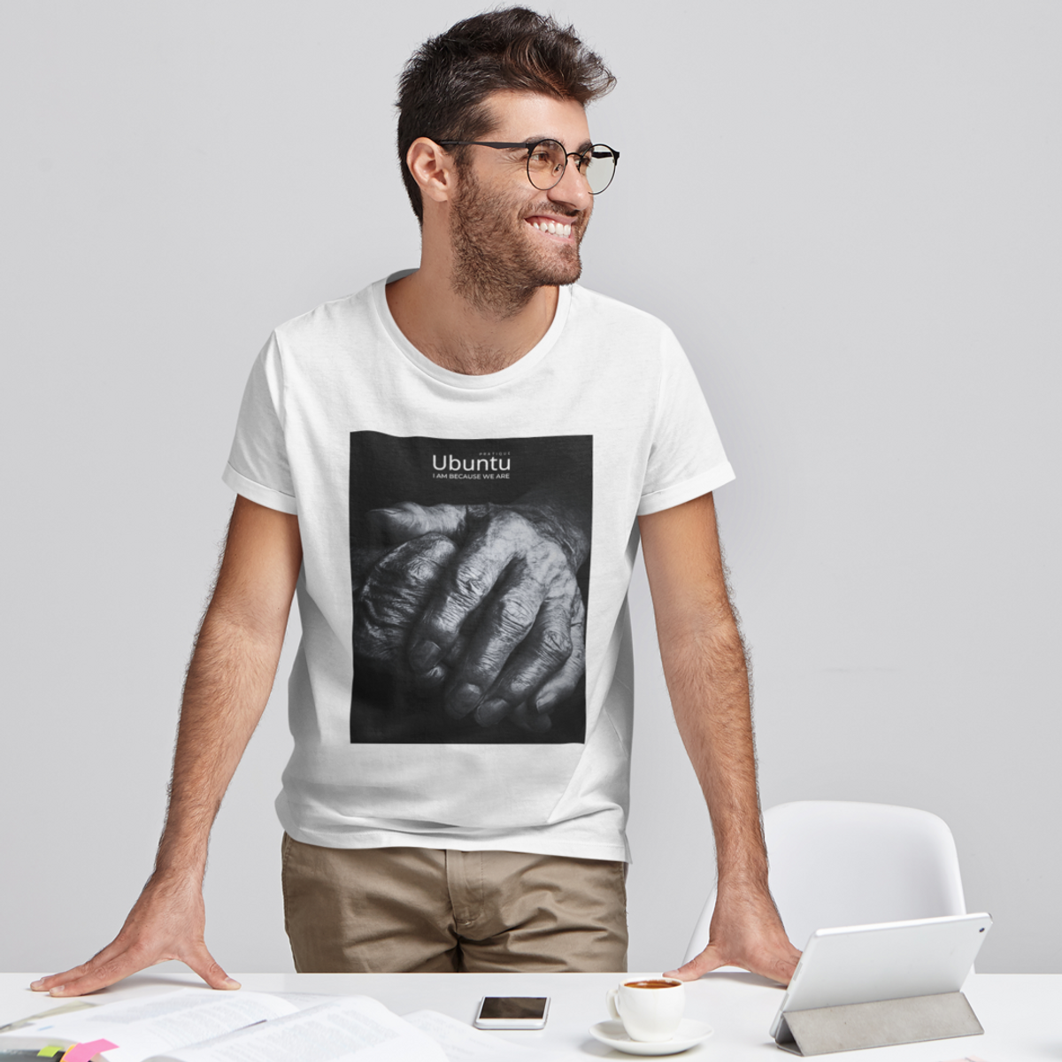 Nome do produto: Camiseta Unissex - Ubuntu Tired Hands White