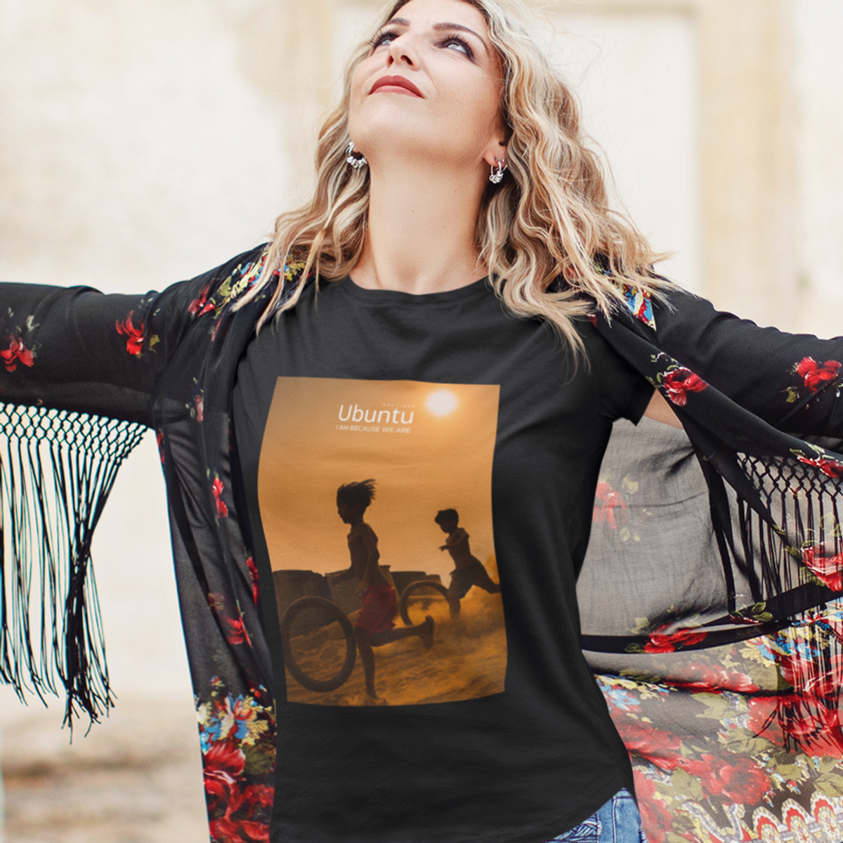 Nome do produto: Camiseta Feminina - Ubuntu Rolling in the Dust