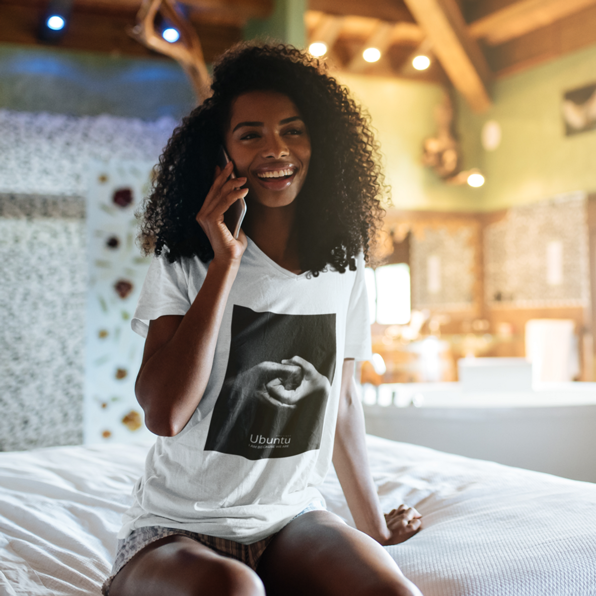 Nome do produto: Camiseta Feminina - Ubuntu United Breeds White