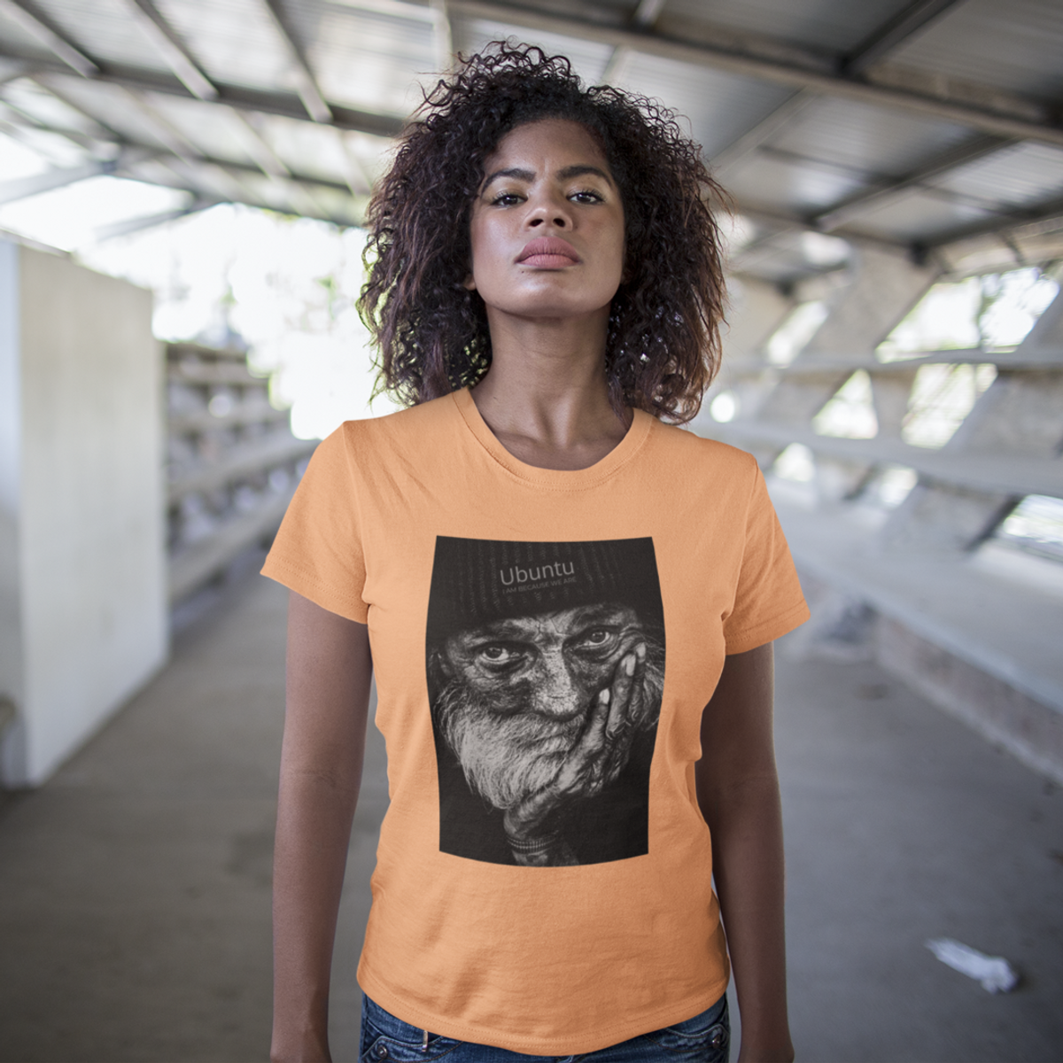 Nome do produto: Camiseta Feminina Estonada - Ubuntu Patience