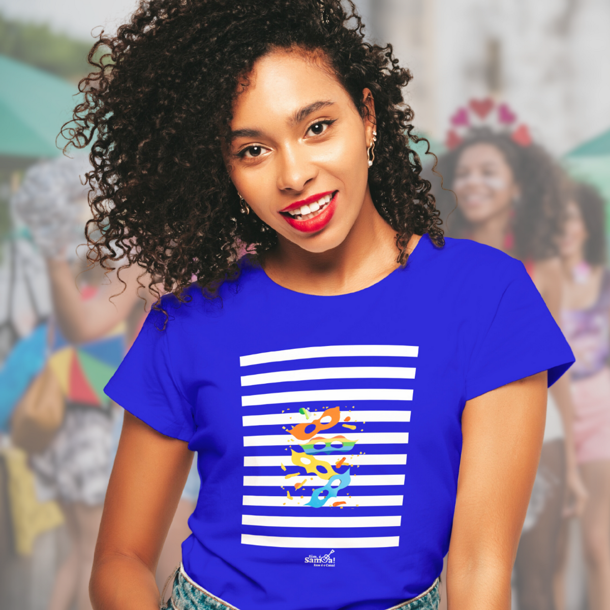 Nome do produto: Camiseta Baby Long Clássica Feminina - Carnaval Azul e Branca