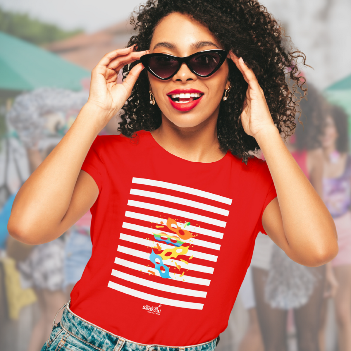 Nome do produto: Camiseta Baby Long Clássica Feminina - Carnaval Vermelha e Branca