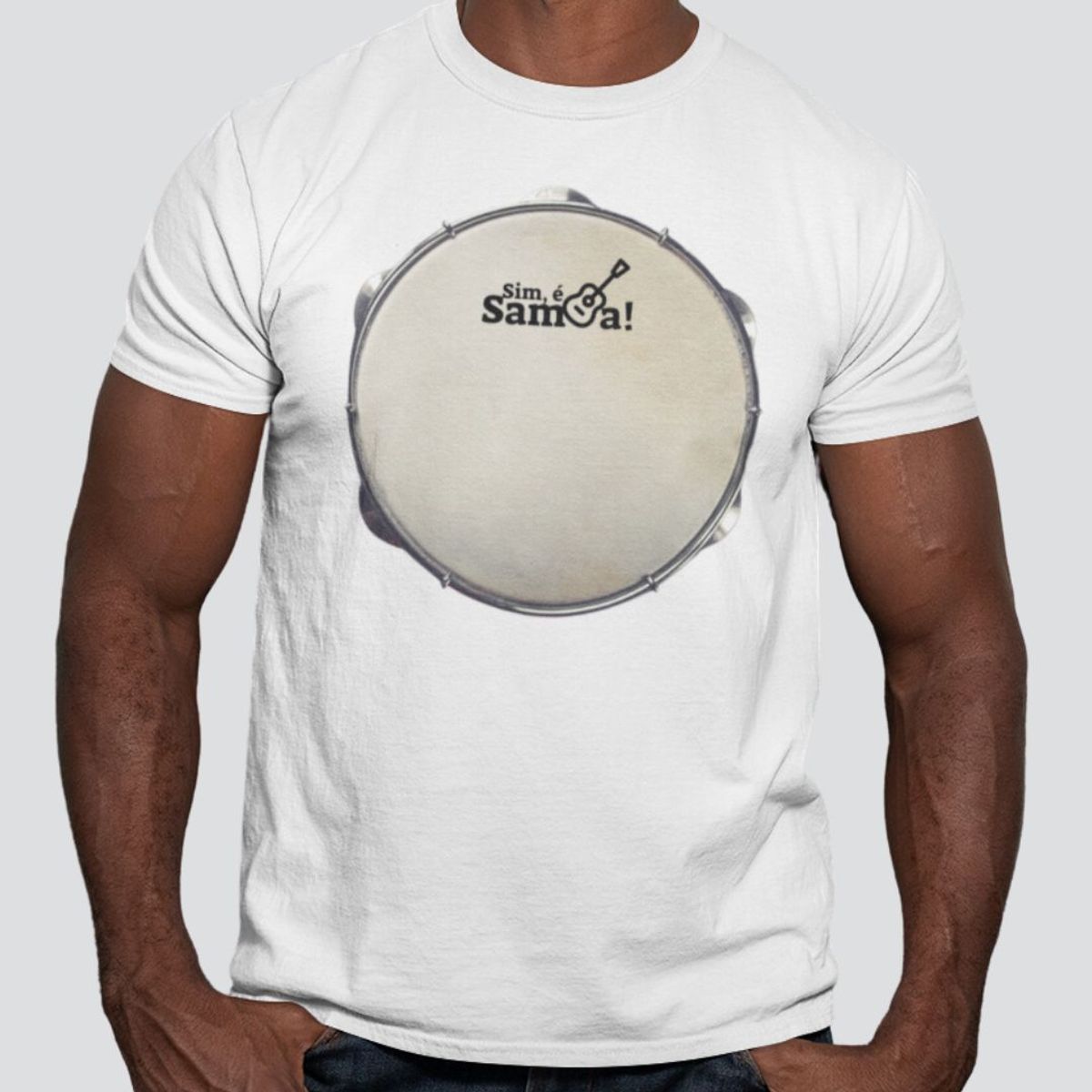 Nome do produto: Camiseta Clássica Masculina - Pandeiro Sim é Samba