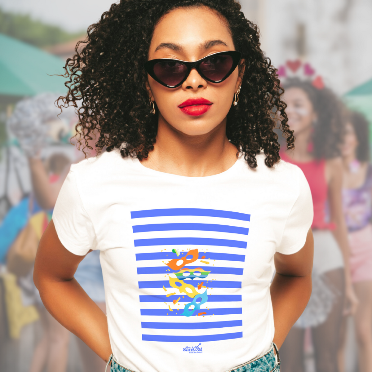 Nome do produto: Camiseta Baby Long Clássica Feminina - Carnaval Branca e Azul