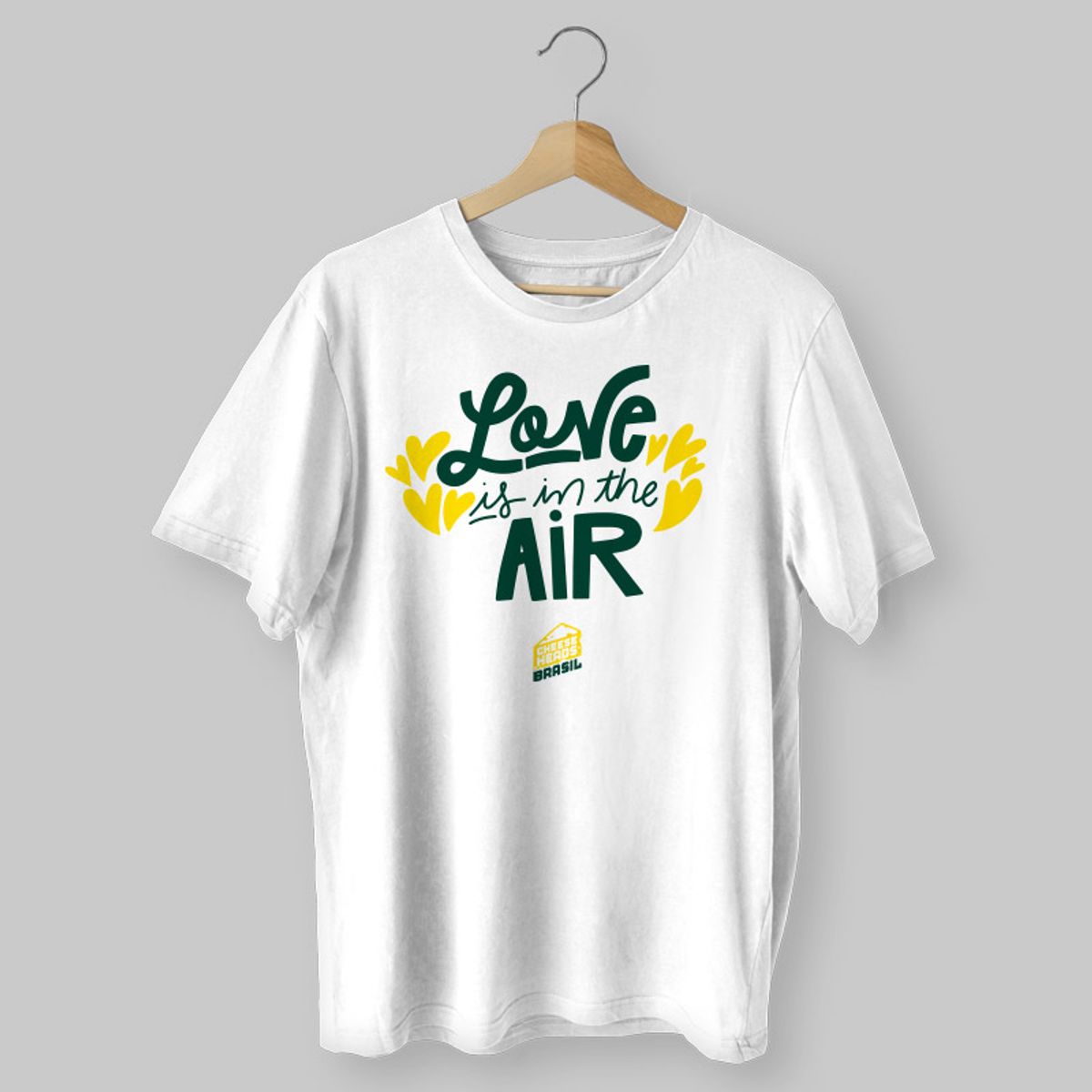 Nome do produto: Camiseta Love is in the Air