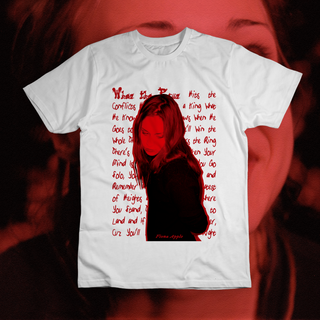 Nome do produtoCamiseta 'FIONA APPLE - WHEN THE PAWN'