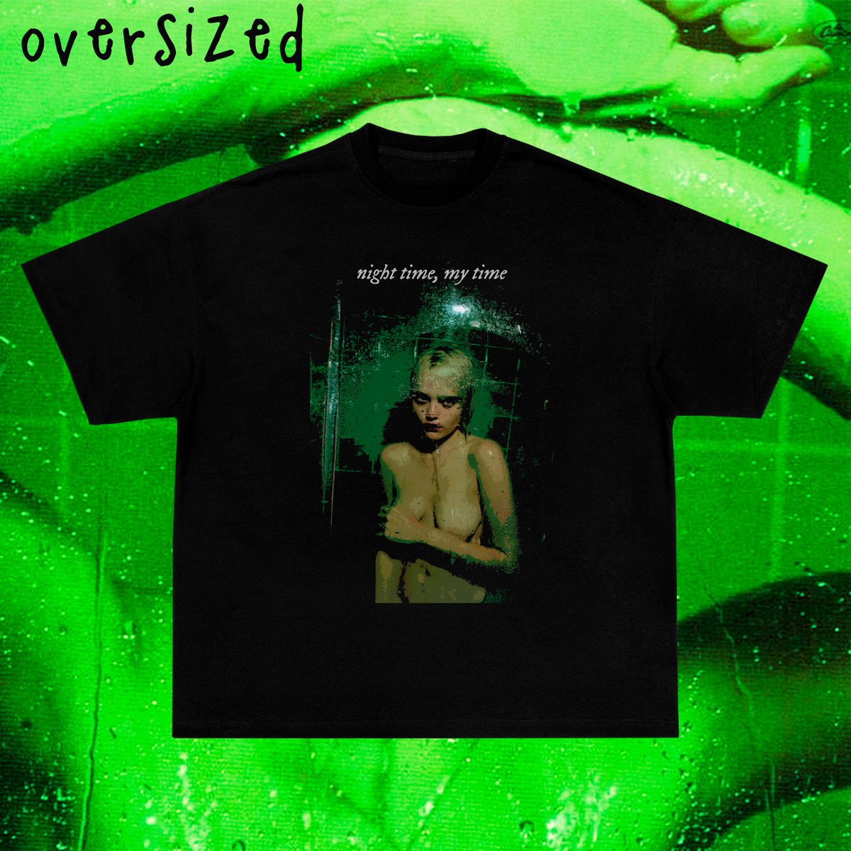 Nome do produto: Camiseta Oversized \'SKY FERREIRA - NIGHT TIME, MY TIME\'