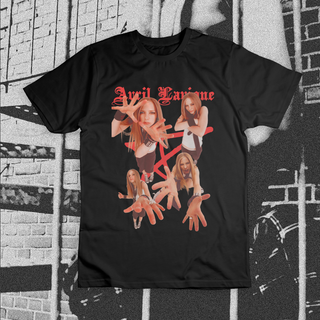 Nome do produtoCamiseta 'AVRIL LAVIGNE 2002 (meme)'