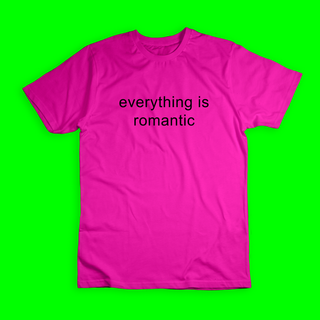 Camiseta 'CHARLI XCX - EVERYTHING IS ROMANTIC'