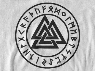 Nome do produtoCamiseta Dizbocado Corte BabyLook - Valknut Nórdico